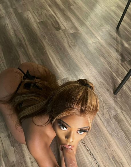 juiccygalore actrice sexy photo