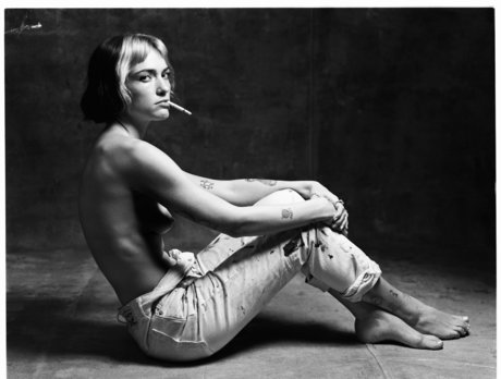 Violett Beane actrice sexy archive