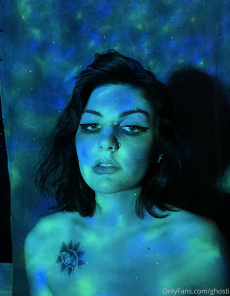 ghosti nus étoiles galerie