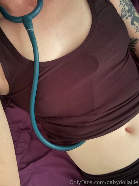 Babydollallie nus étoiles photos