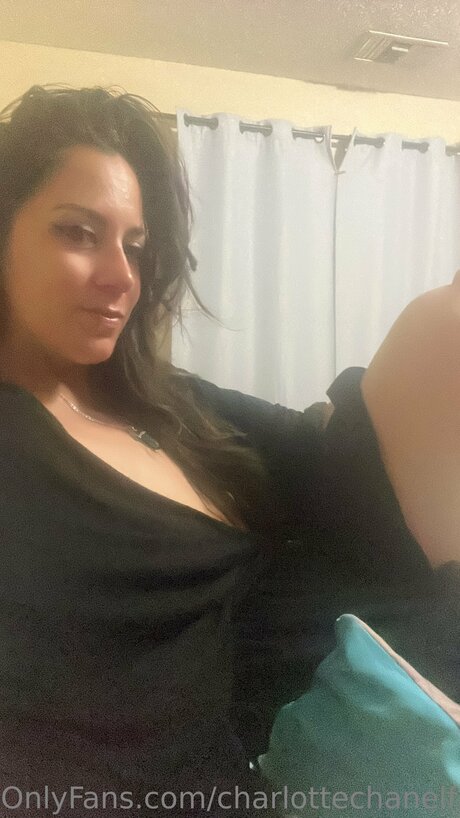 Charlottechanelfree modèle chaud images