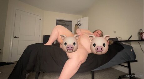 Bodylovebritt2 art de star du porno des photos