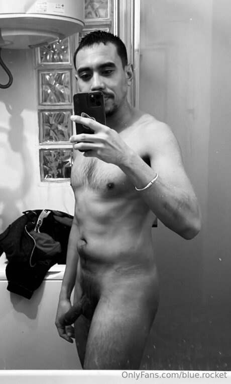 Blue Rocket nus étoiles galerie