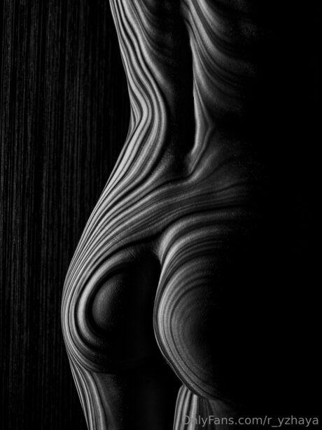 R Yzhaya étoile sexy photos