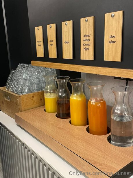 Lina Sunset nus star du porno photo