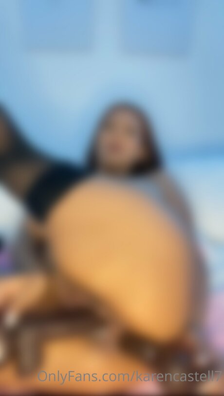 Karencastell7 actrice artistique des photos