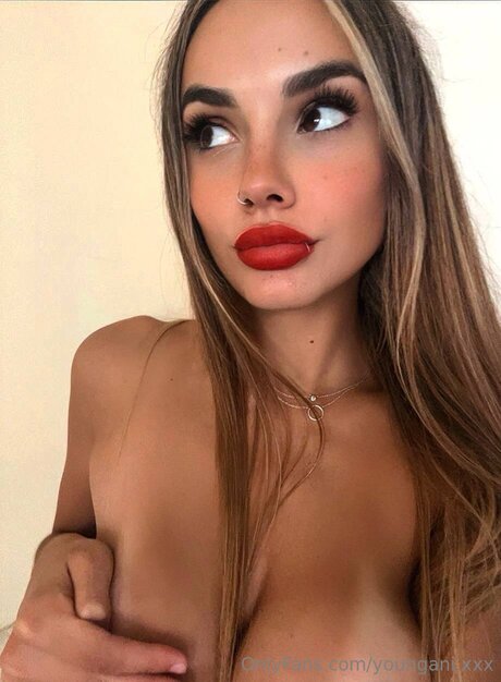 Ani Annet étoile nue photo