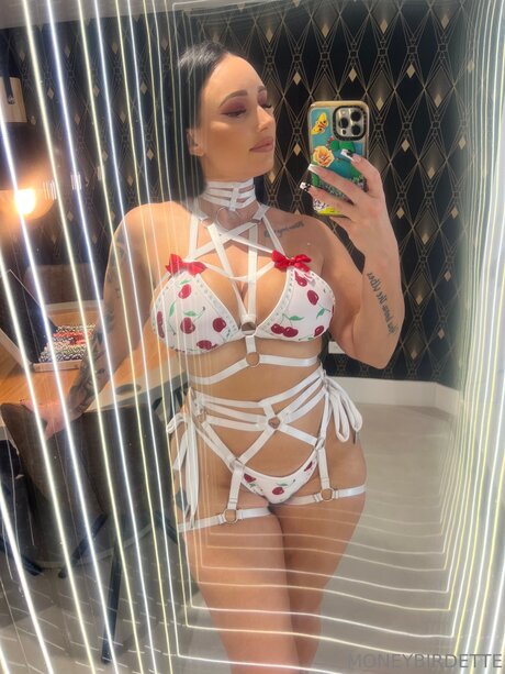 chatte dégoulinante et humide onlyfans xxx jolie images