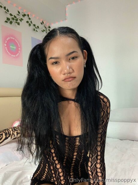 Misspoppyx modèle érotique collection