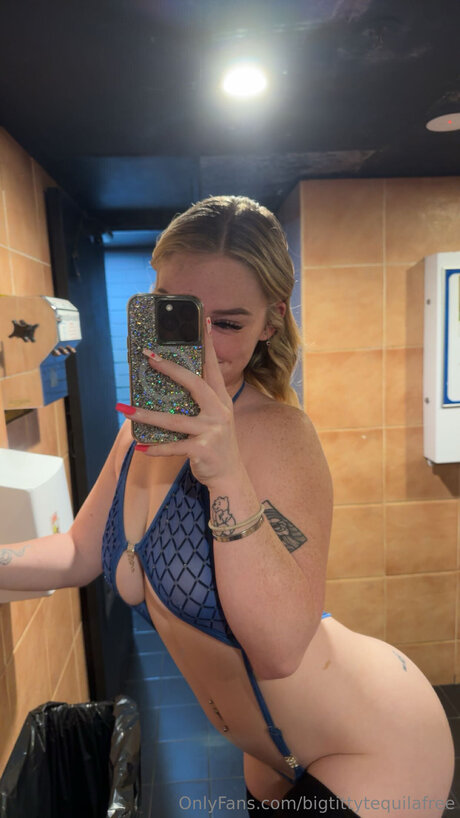 Teexquila star du porno exclusive image