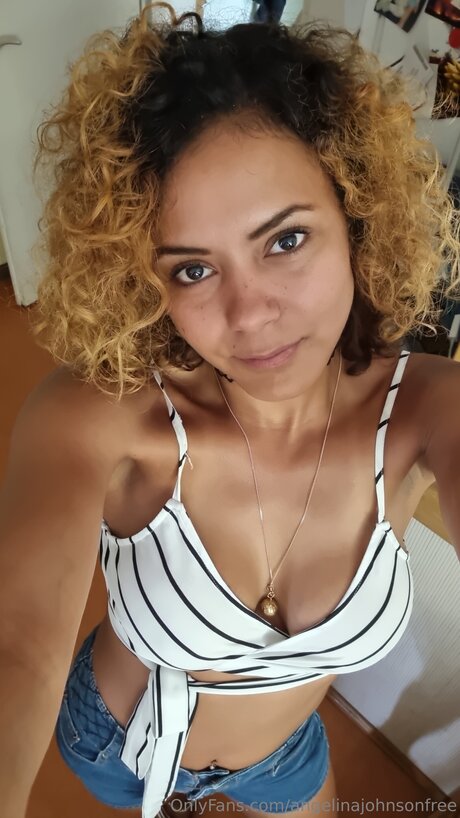 Angelinajohnsonfree meilleure actrice photo