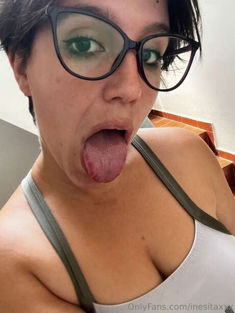 Inesitaxxx modèle chaud archive