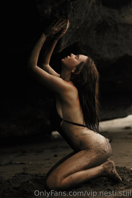 Nesty Still star du porno chaude photo