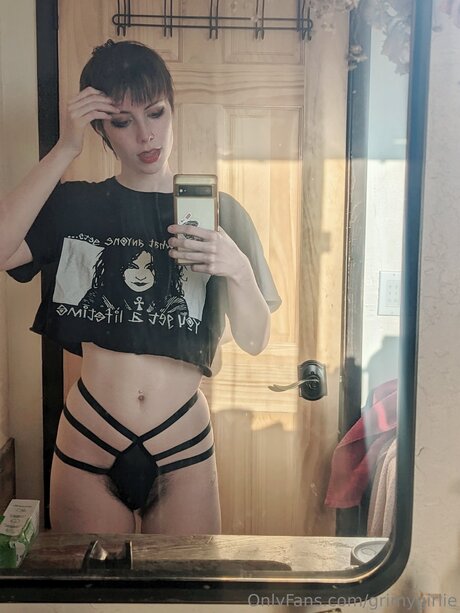 Grimygirlie étoile adulte archive