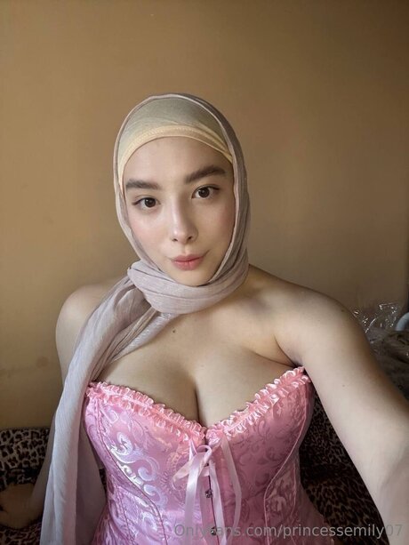 Princessemily07 belle actrice photos