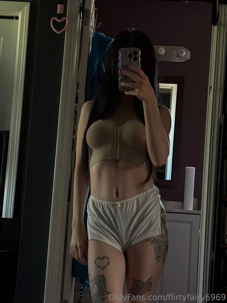 Flirtyfairy6969 star du porno hd des photos