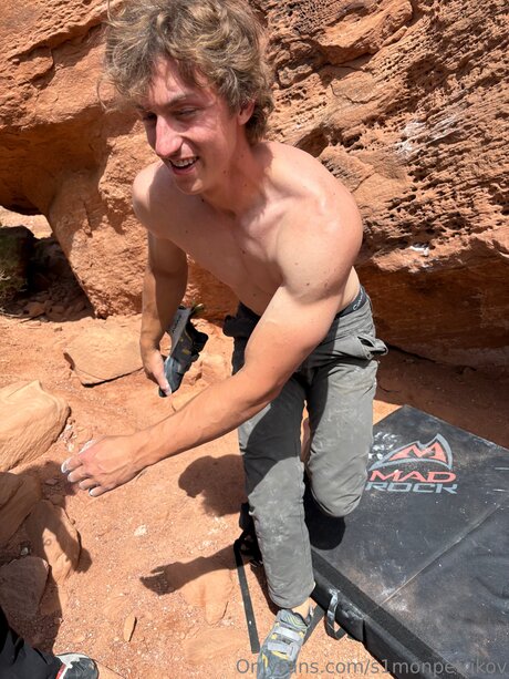 S1monpetrikov xxx étoile galerie