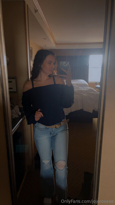 Jojoroseee modèle sympa photos