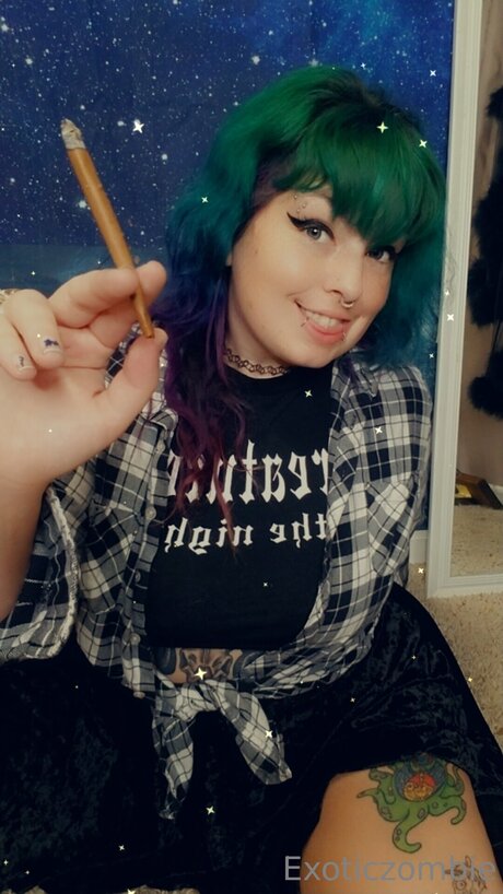 Exoticzombiefree star du porno érotique collection