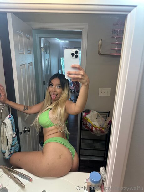 Dezzywaifu sexe de star du porno img