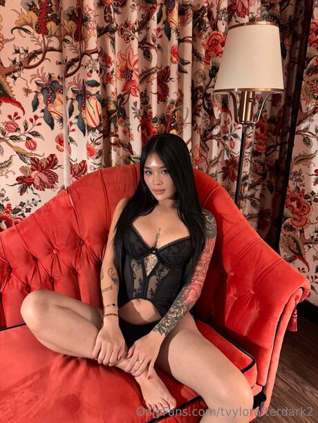 Nhiafterdark2 modèle érotique collection