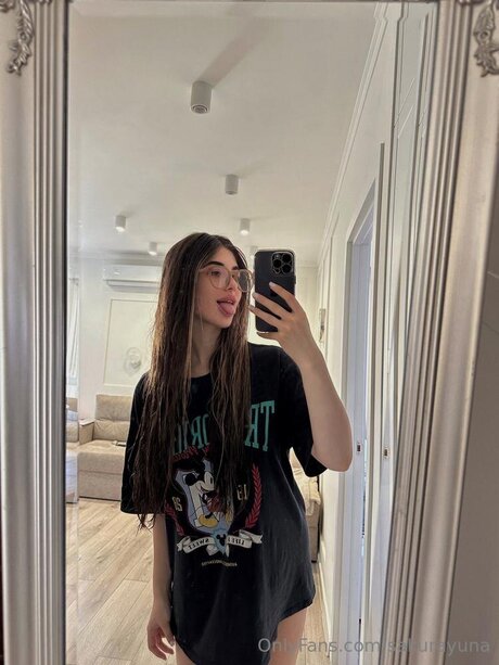 Sakurayuna modèle parfait des photos