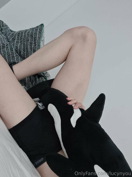 Lucynyou modèle chaud photos