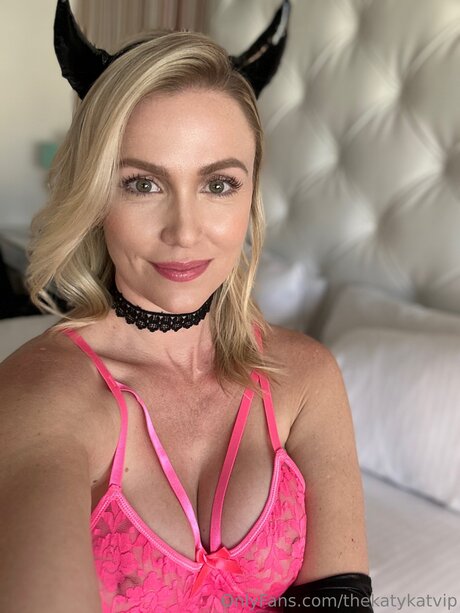 Thekatykatvip modèle de sexe collection