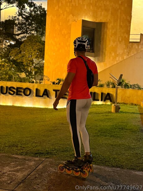 U77749627 actrice exclusive image