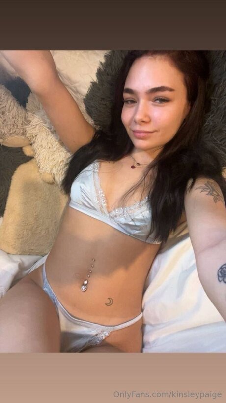 Kinsleypaige star pornographique archive