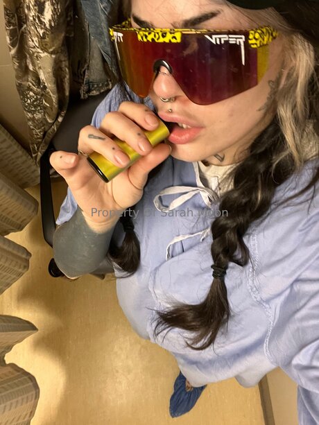 adolescente blonde onlyfans haut por img