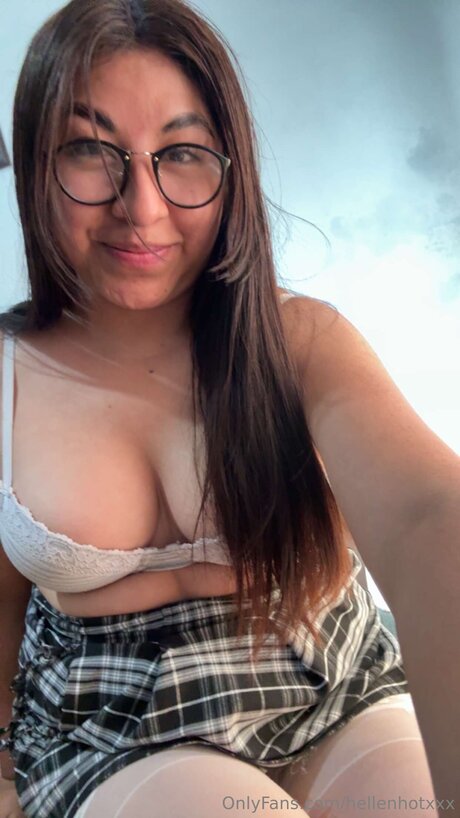 Hellenhotxxx modèle nu image