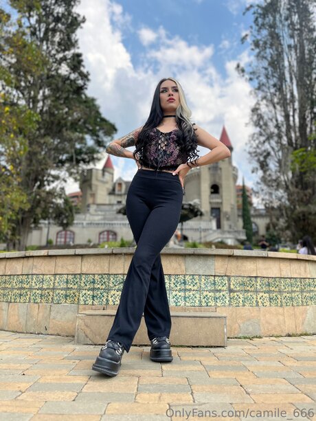 Camile 666 star du porno gratuite img