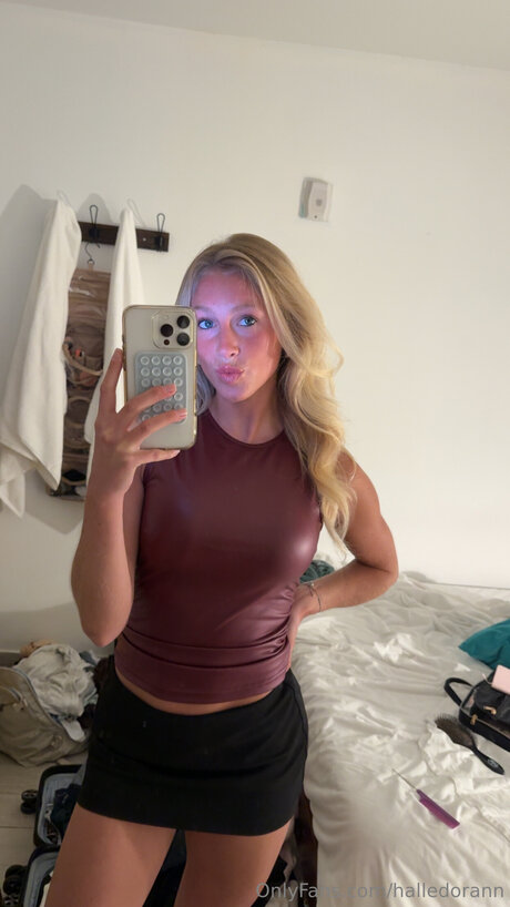 Halledorann modèle érotique photos