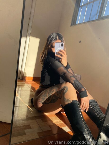 Goddessshophie star pornographique image