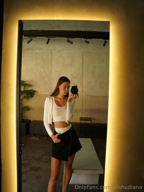 Wishudiana actrice érotique photo