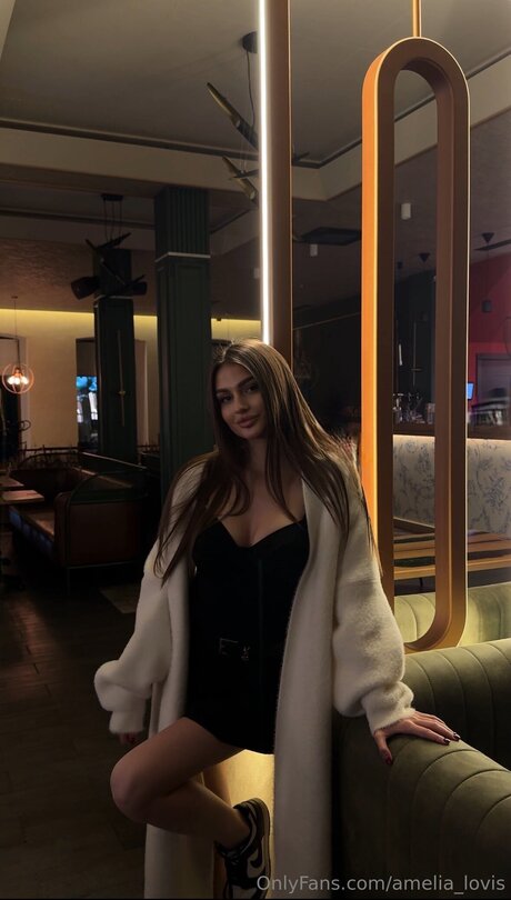 Amelia Lovis star du porno xxx des photos