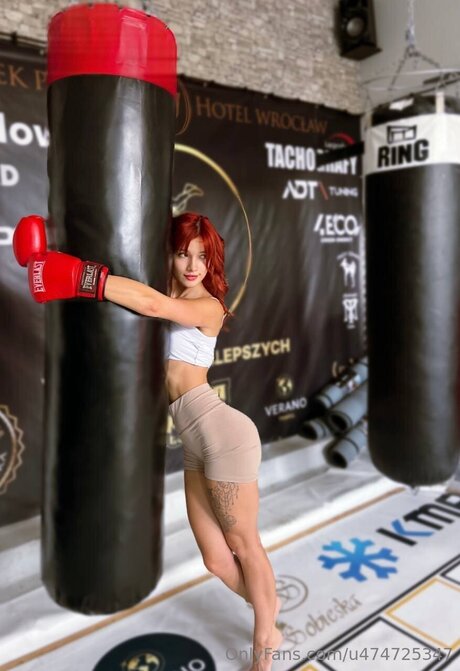 Aariel Leiira étoile nue photo