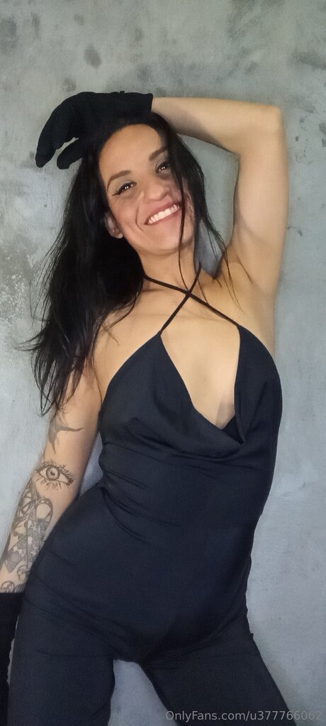 Sexy Frakita star du porno hd des photos