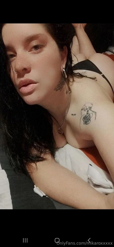 Mikaroxxxxx nus de stars du porno collection