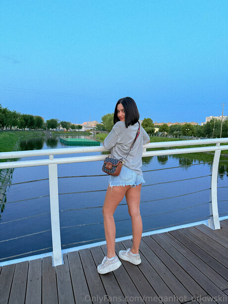 Meganhot Orlowskii star pornographique galeries