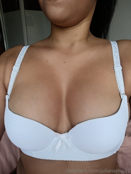 Julianamv 12 modèle joli images