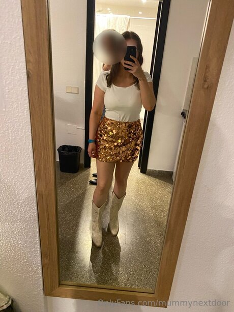 Mummynextdoor actrice sexy photo