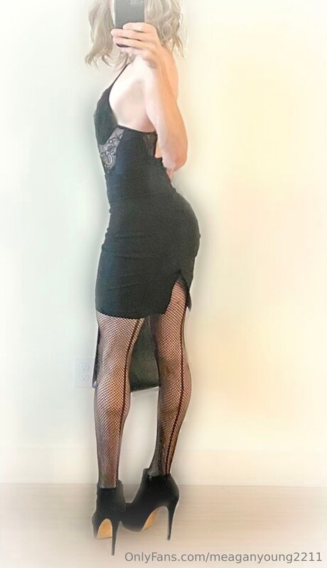 Meaganyoung2211 étoile gratuite collection