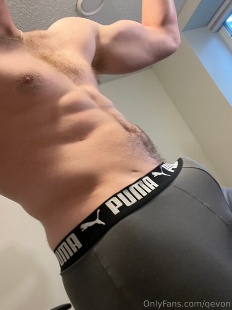 Qevon star du porno chaud image