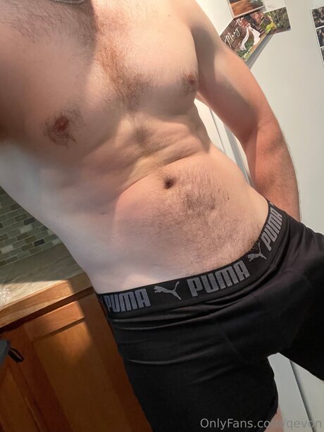 Qevon star du porno exclusive images