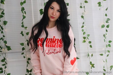 Lenadanzarafreepage actrice hd galeries