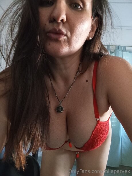 Milaparvex haut de star du porno photo