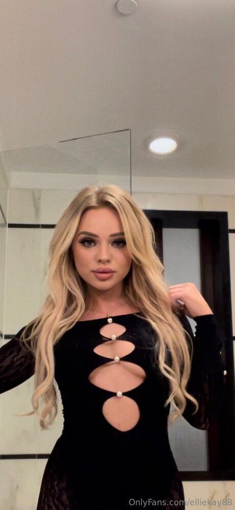 Xo Ellie mannequin img