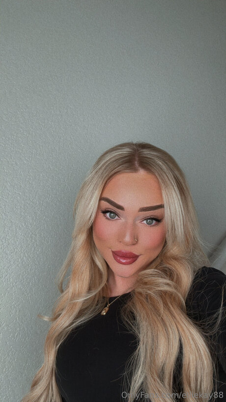 Xo Ellie star érotique photos